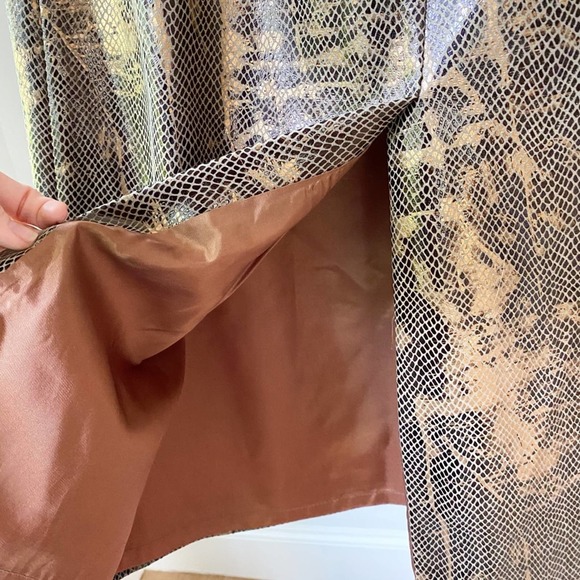 VINTAGE Women's Gold/Tan Metallic Snakeskin High Rise Midi Straight Skirt sz 10 - Picture 6 of 7
